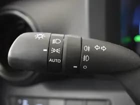 Toyota C-HR thumbnail 13