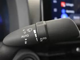 Toyota C-HR thumbnail 15