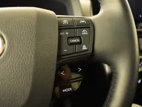 Toyota C-HR thumbnail 16