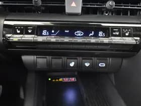 Toyota C-HR thumbnail 19