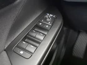 Toyota C-HR thumbnail 22