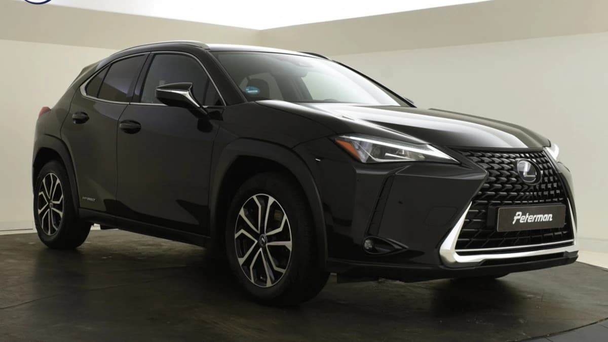Lexus UX — foto 1