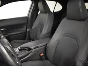 Lexus UX thumbnail 11