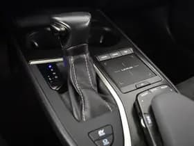 Lexus UX thumbnail 17