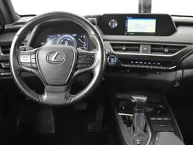 Lexus UX thumbnail 5