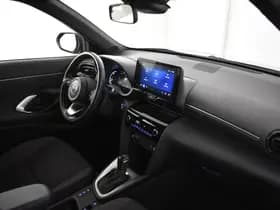 Toyota Yaris Cross thumbnail 3