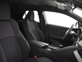 Toyota C-HR thumbnail 15