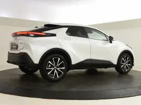 Toyota C-HR thumbnail 4