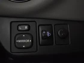 Toyota Yaris thumbnail 27