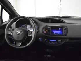 Toyota Yaris thumbnail 4