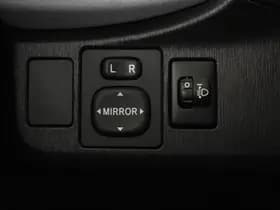 Toyota Yaris thumbnail 26