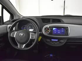 Toyota Yaris thumbnail 4