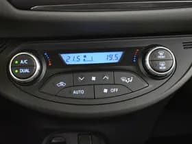 Toyota Yaris thumbnail 13