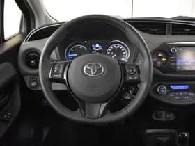 Toyota Yaris thumbnail 9