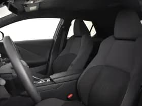 Toyota C-HR thumbnail 11