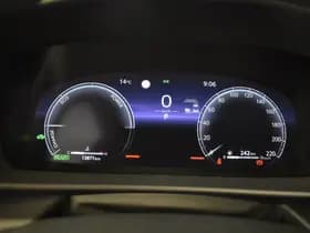 Toyota C-HR thumbnail 16