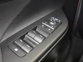 Toyota C-HR thumbnail 25