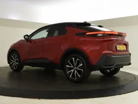 Toyota C-HR thumbnail 5