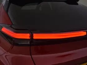 Toyota C-HR thumbnail 10