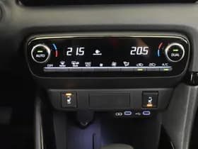 Toyota Yaris thumbnail 12