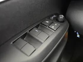 Toyota Yaris thumbnail 29