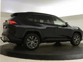 Toyota RAV4 thumbnail 2