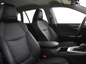 Toyota RAV4 thumbnail 3