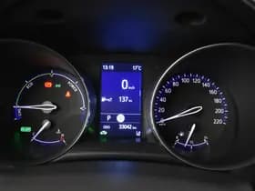 Toyota C-HR thumbnail 16