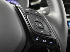 Toyota C-HR thumbnail 18