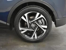 Toyota C-HR thumbnail 30