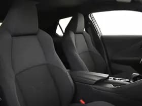 Toyota C-HR thumbnail 3
