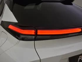 Toyota C-HR thumbnail 10