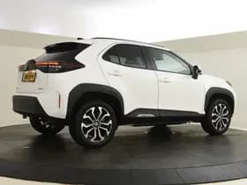 Toyota Yaris Cross thumbnail 2