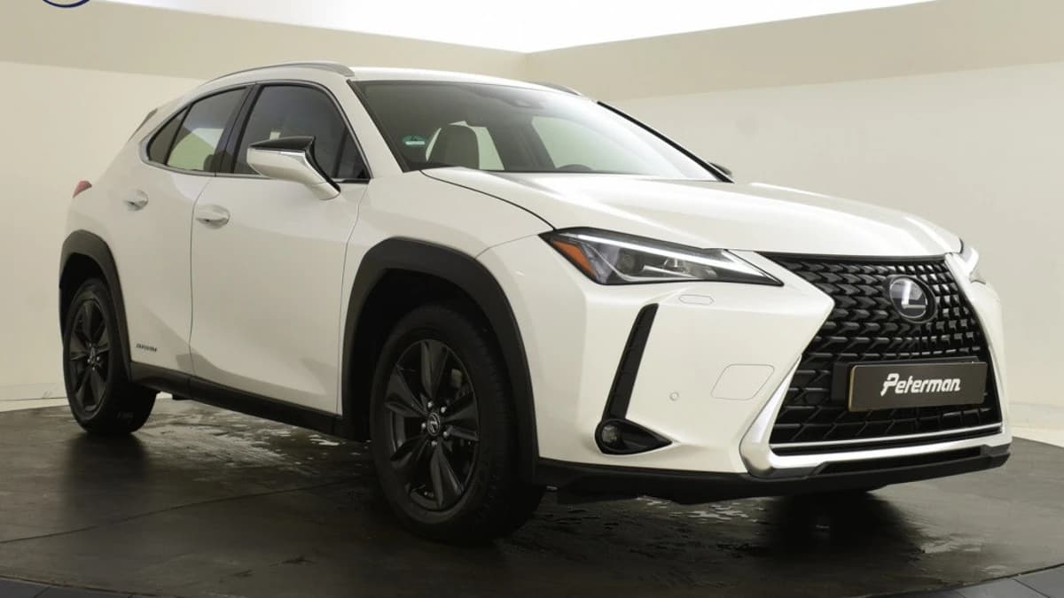 Lexus UX — foto 1