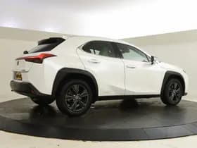 Lexus UX thumbnail 2