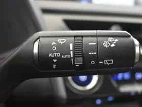 Lexus UX thumbnail 16