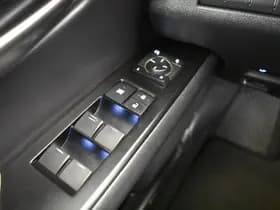 Lexus UX thumbnail 23