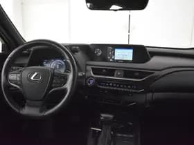 Lexus UX thumbnail 4