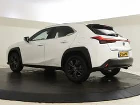 Lexus UX thumbnail 6