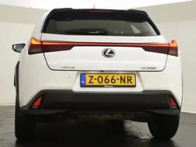 Lexus UX thumbnail 8