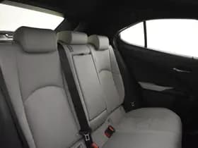 Lexus UX thumbnail 9