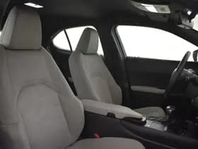 Lexus UX thumbnail 10