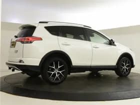 Toyota RAV4 thumbnail 5