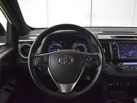 Toyota RAV4 thumbnail 9