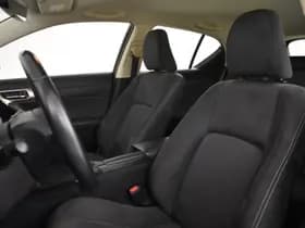 Lexus CT thumbnail 9