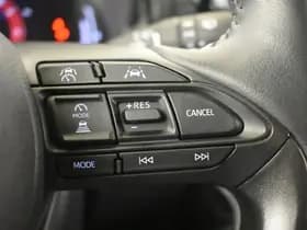Toyota Yaris thumbnail 16