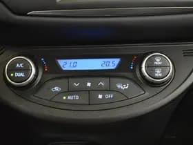 Toyota Yaris thumbnail 12