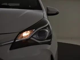 Toyota Yaris thumbnail 14