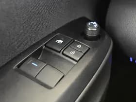 Toyota Yaris thumbnail 24