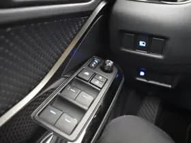 Toyota C-HR thumbnail 14